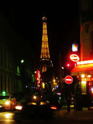Eiffel tower at nite