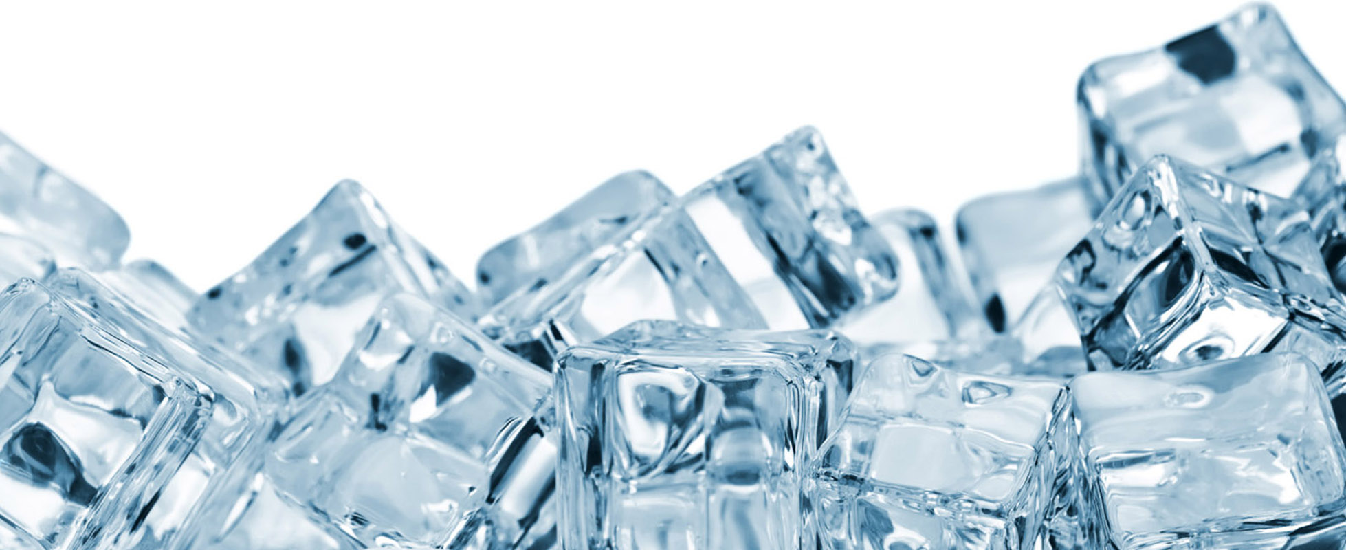 Кубики льда без фона